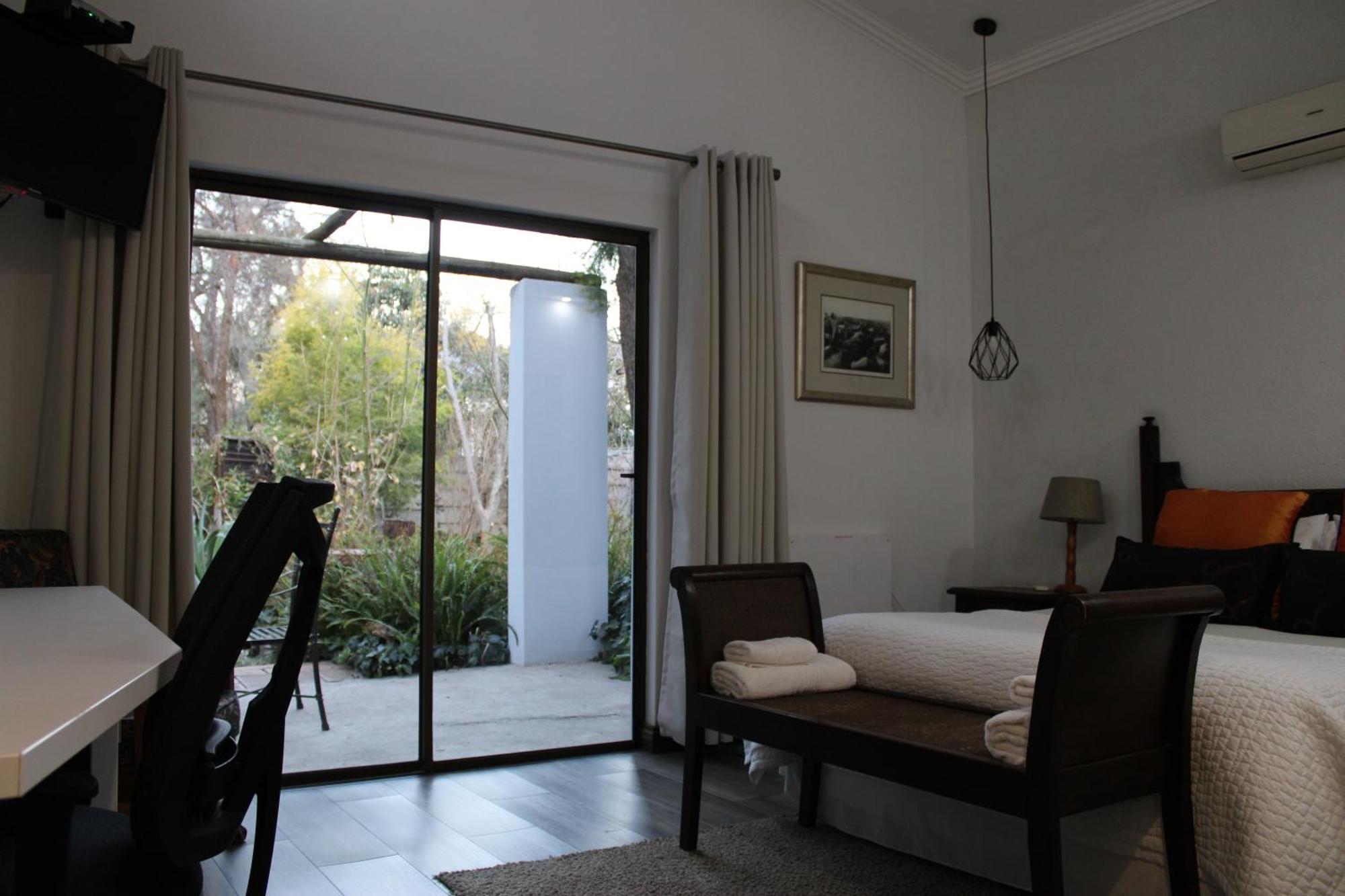 Jedidja Bed And Breakfast Bloemfontein Bagian luar foto